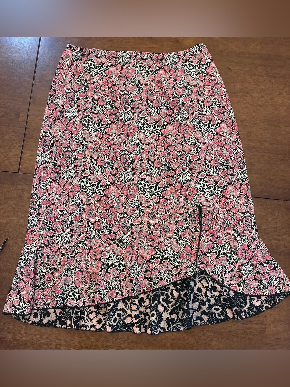 BCBGMaxAzria Red, Black & Cream Floral A-Line Skirt